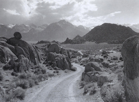 Фотографии Марти Кнаппа. Дорога в Алабамских холмах. Калифорния, США